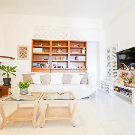 Hlia's House Near The Sea فيلة