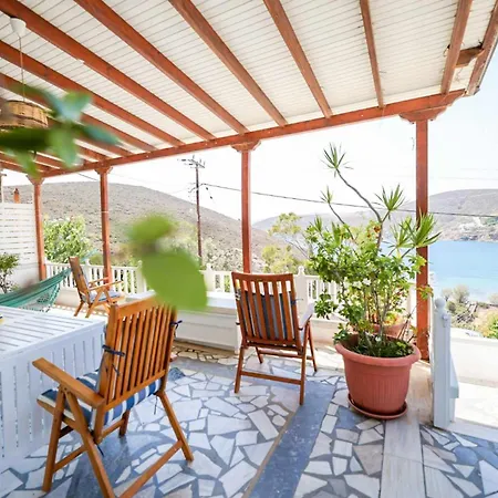 فيلة Hlia's House Near The Sea