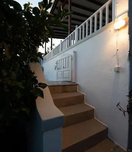 فيلة Hlia's House Near The Sea *