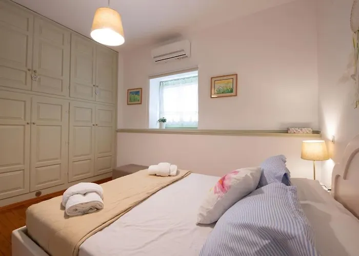 Hlia's House Near The Sea فيلة